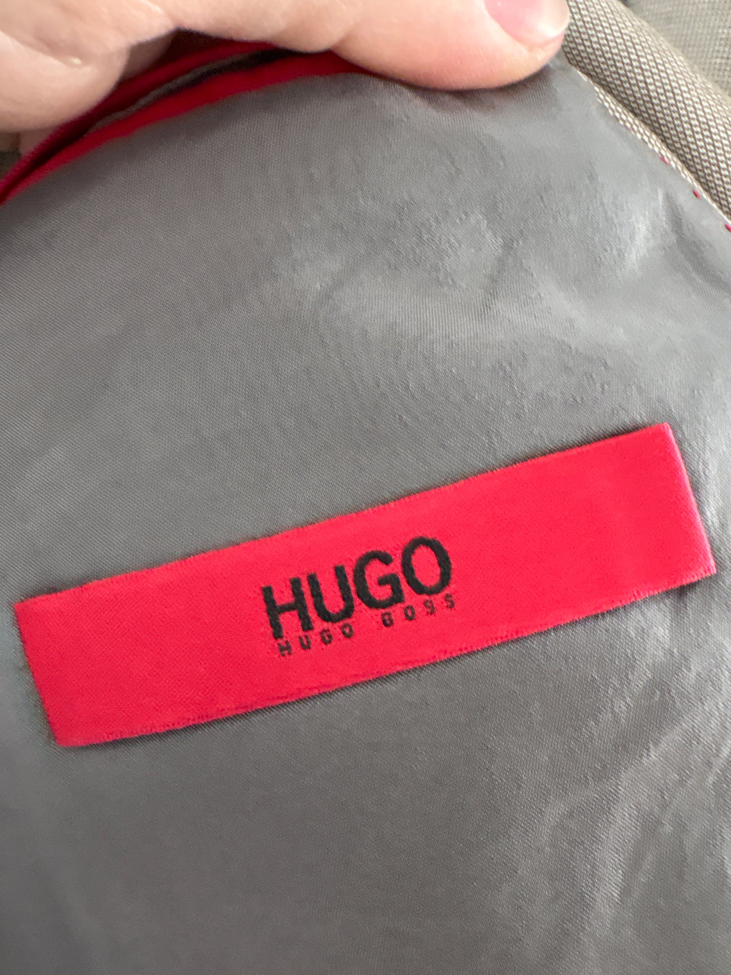 Sacou Hugo Boss de vară în croi actual warm gray tall