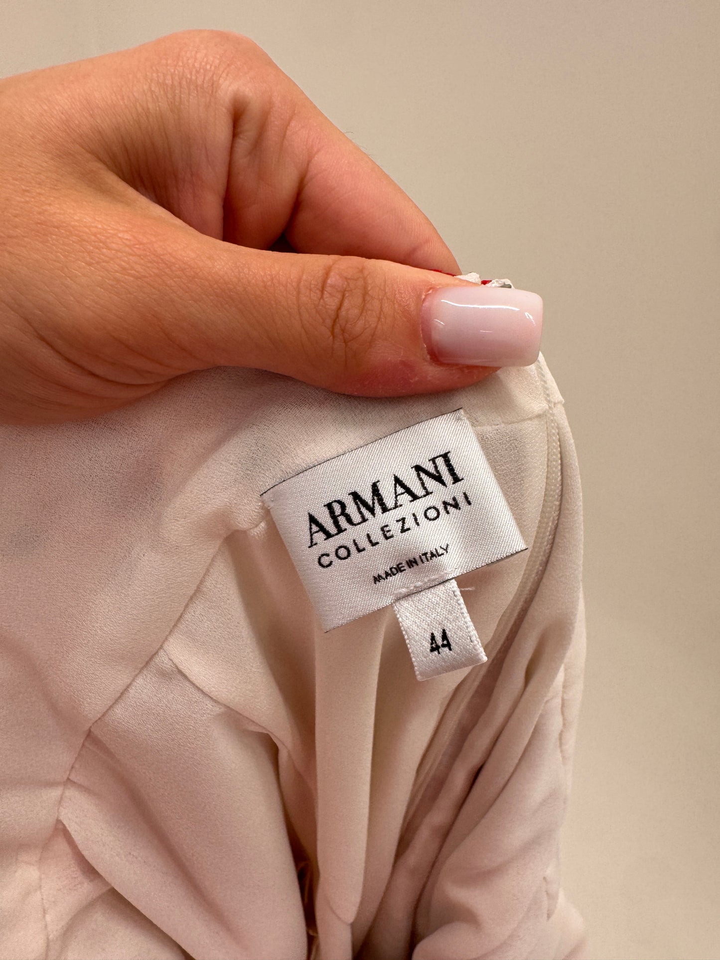 Rochie Armani gama ultra luxury din mătase naturală in croi ultra feminin în bie