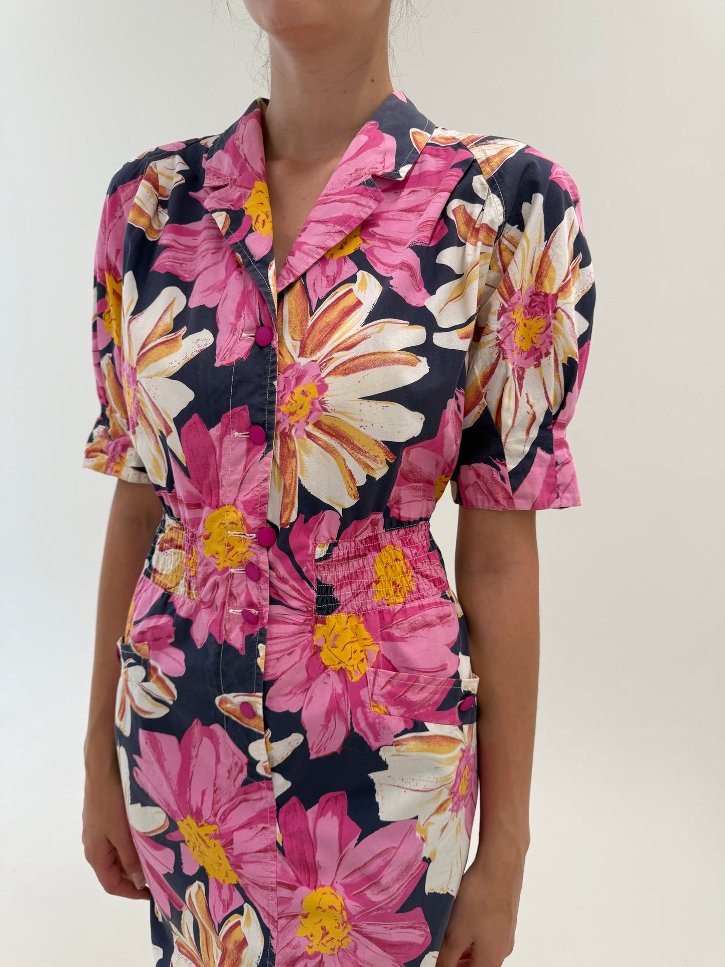 Rochie italiană din in cu print floral în croi cambrat cu talie ultra înaltă elastică