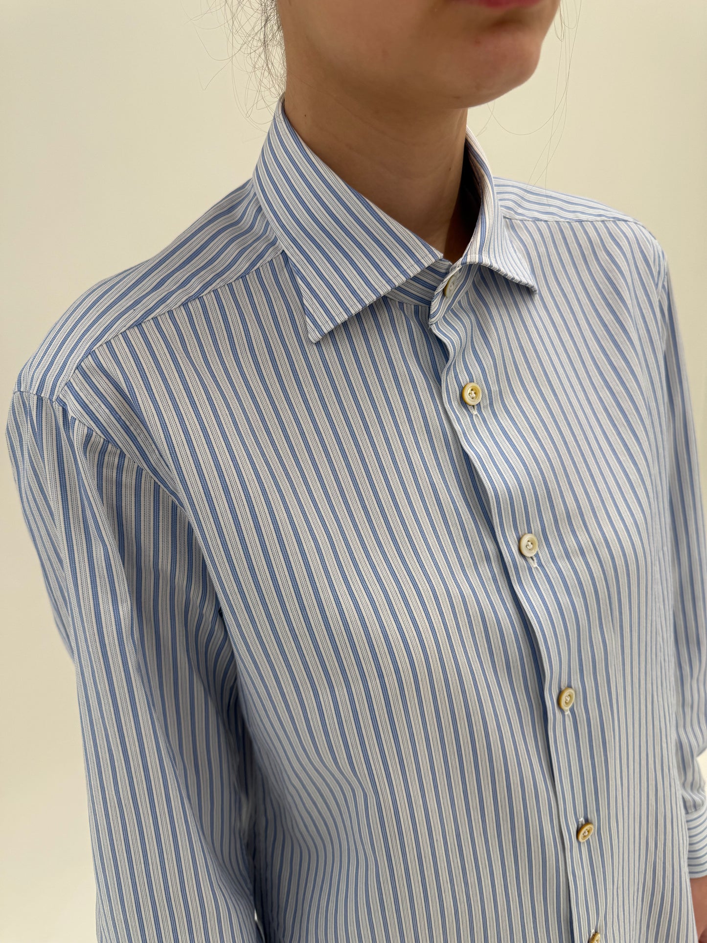 Cămașa ultra luxury Kiton model iconic din poplin excepțional