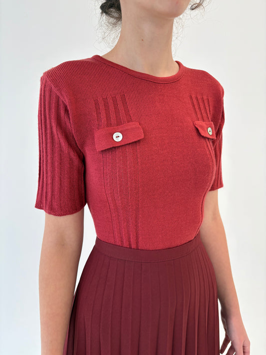 Top ușor cambrat Marsala red din lana extrafina