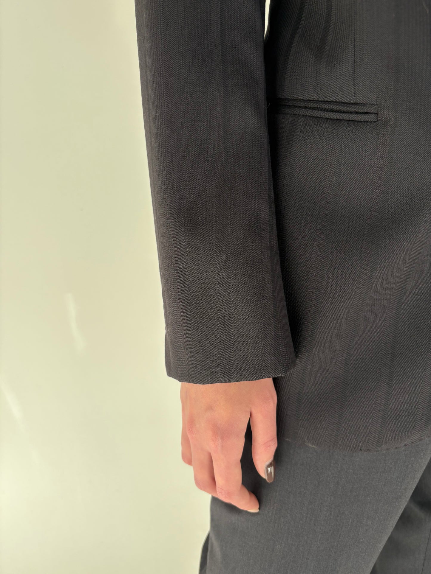 Sacou italian în croi actual steel gray cu dungi fine verticale negre