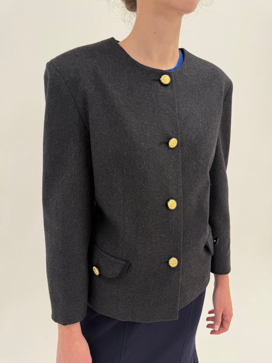 Sacou petite în stil Chanel din stofă extrafina de lana cu nasturi aurii