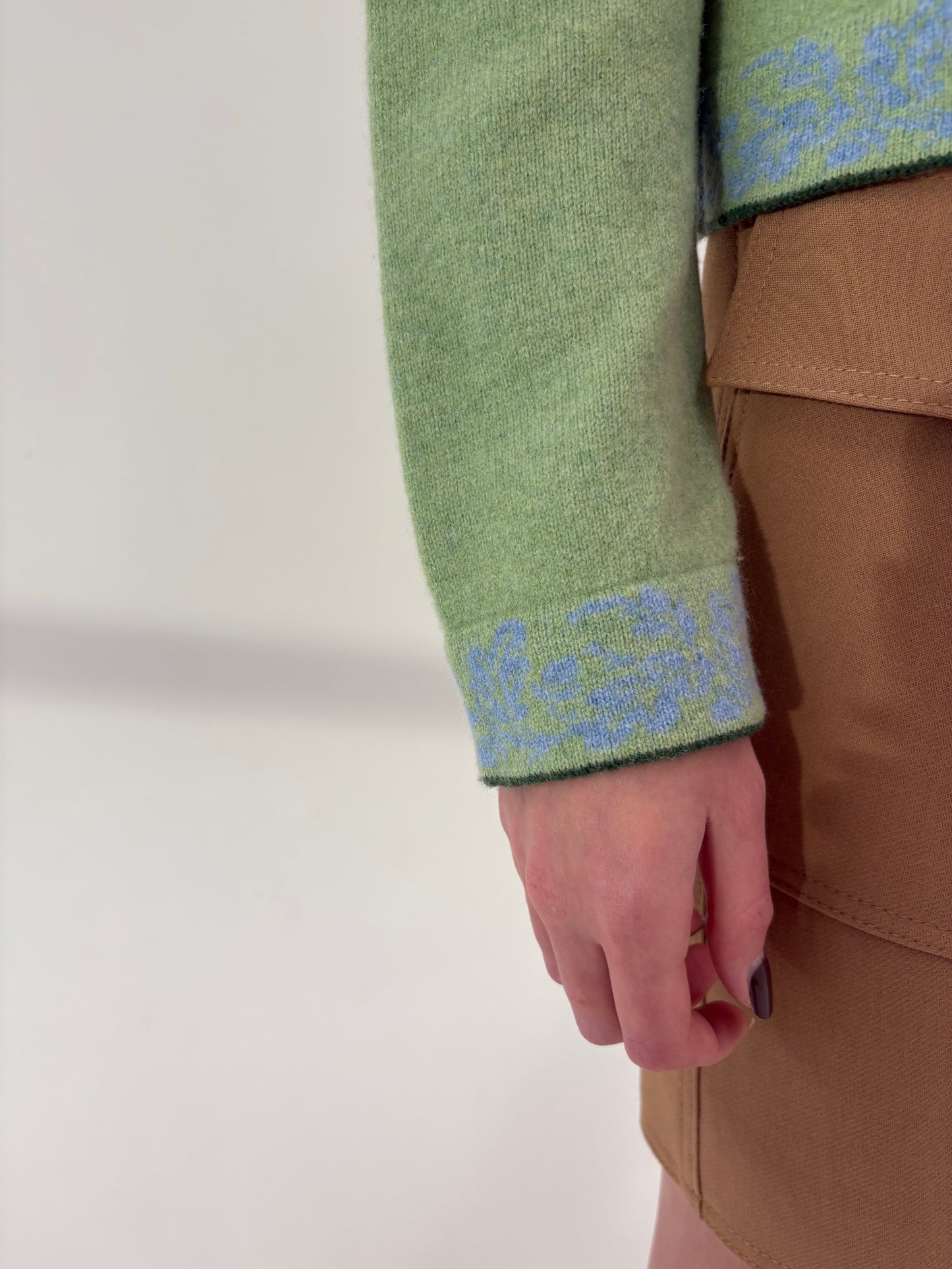 Cardigan tip sacou din lana merino extrafina de gramaj mare