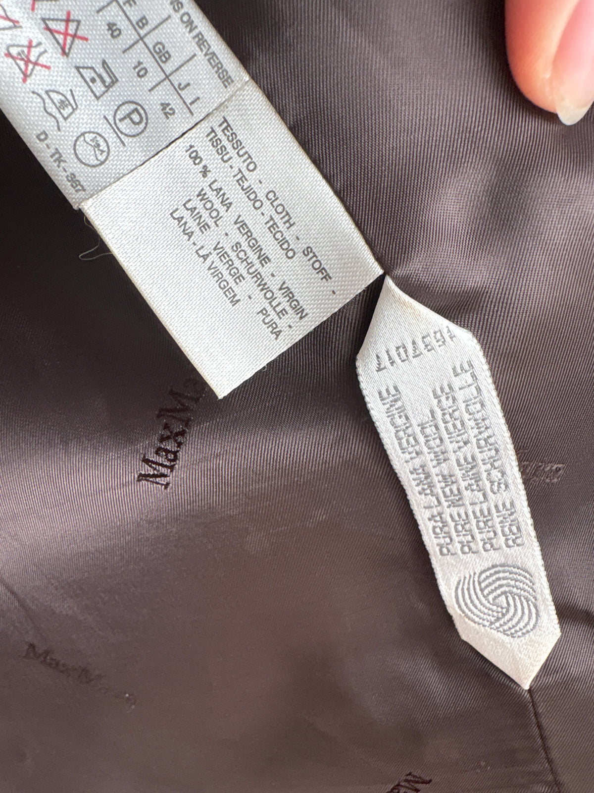 Sacou Max Mara dark brown din stofă plină de lana extrem de fină cu închidere tip smoking