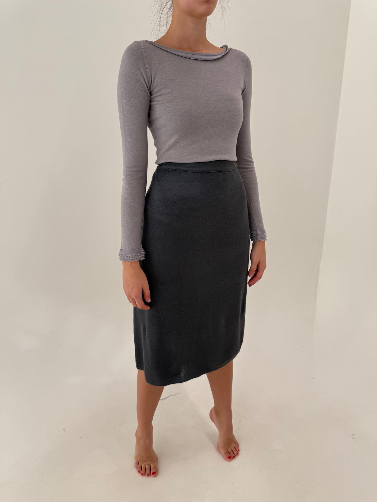 Fustă stone gray din tricot plin și dens  ușor satinat midi lung