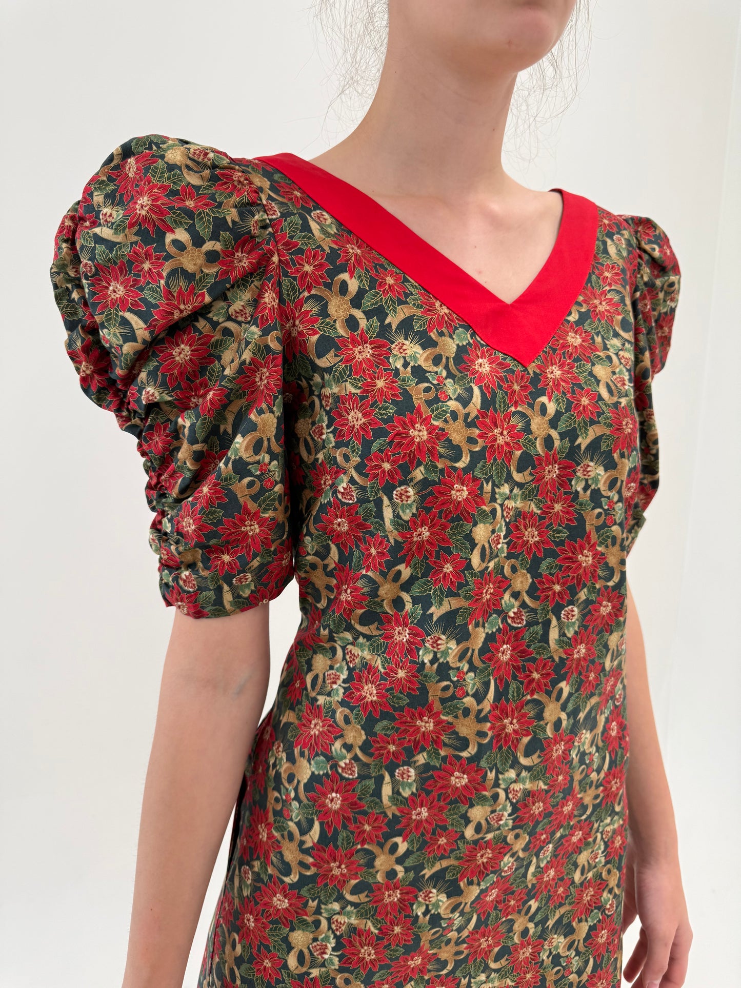 Rochie vintage excepțională în croi mermaid din pânză de bumbac