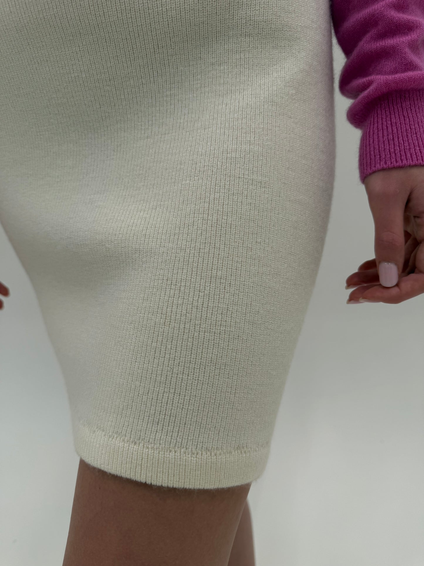 Fustă italiană butter white din tricot de lana merino extrafina de gramaj mare