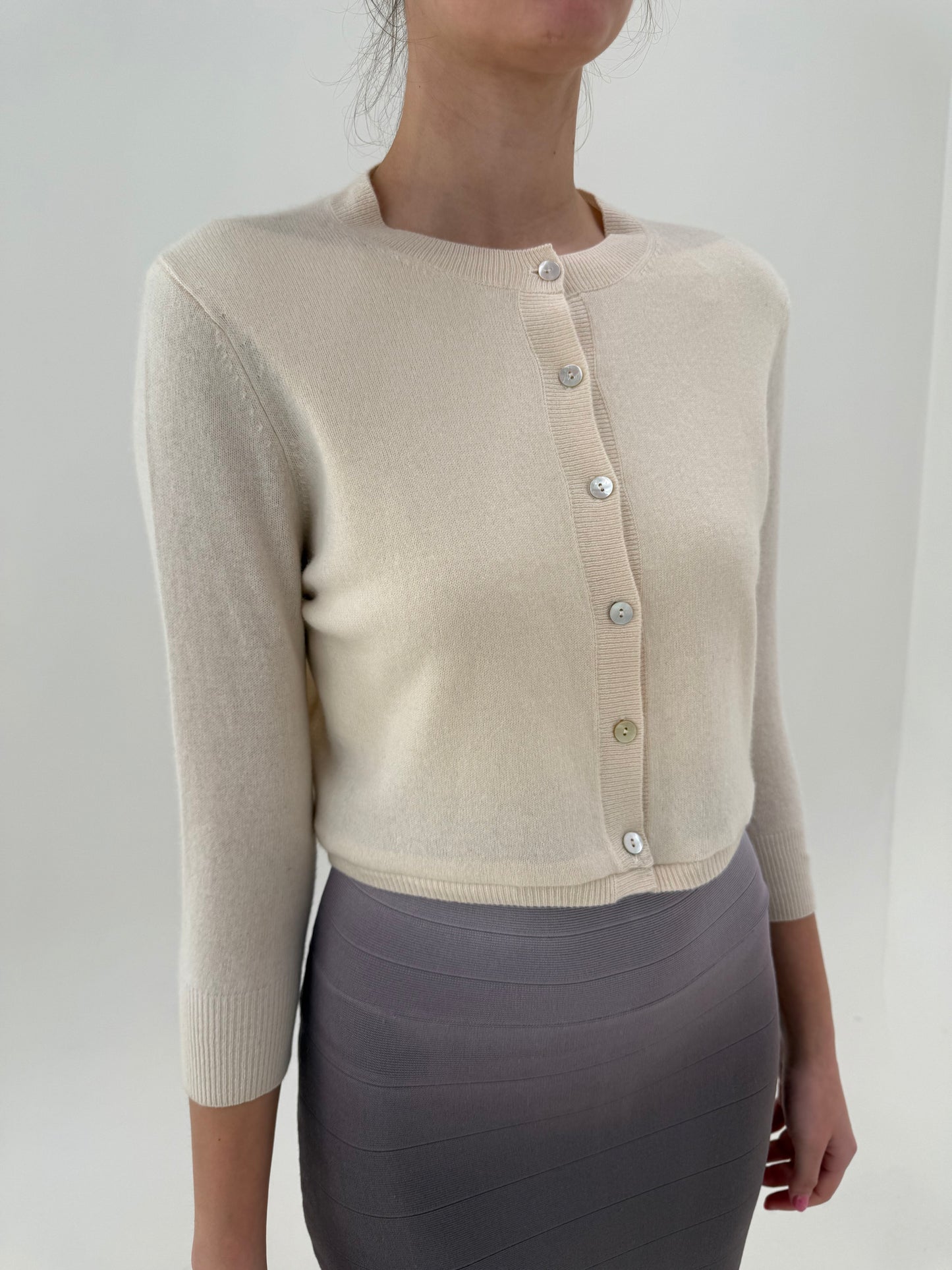 Cardigan ivoire din cașmir cu nasturi mother of pearl