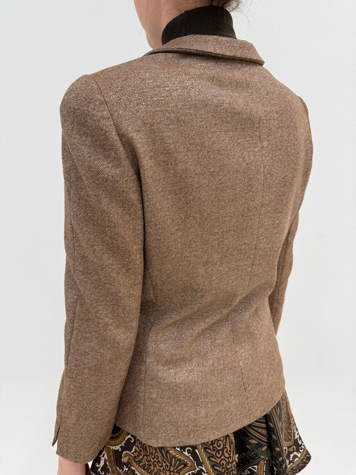 Sacou cambrat din tweed fin Donegal ivoire cu taupe brown și inserții extrafine copper