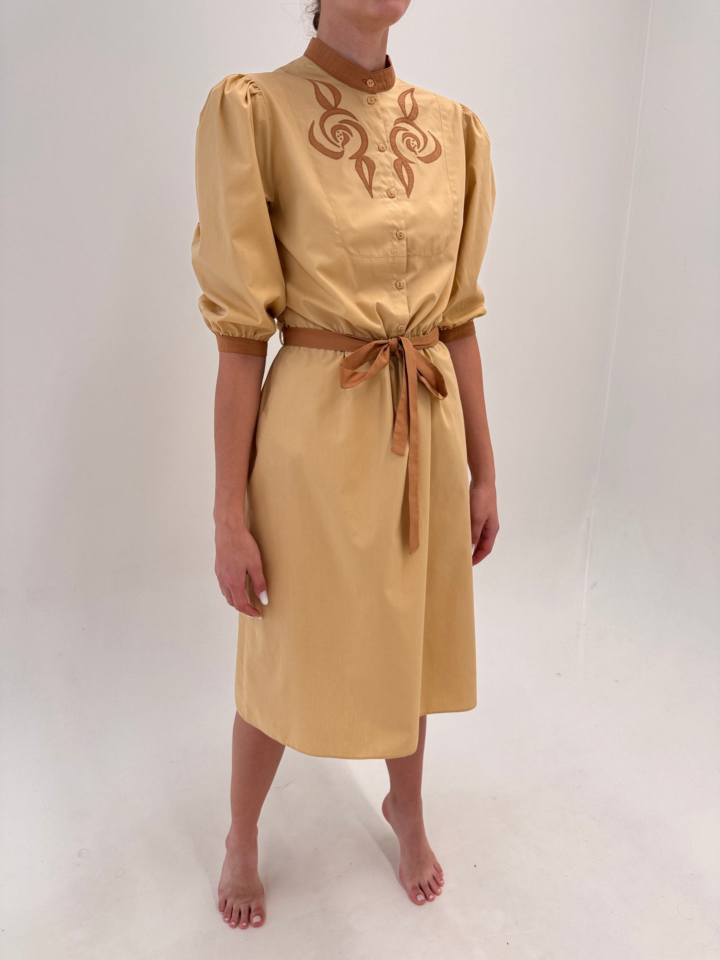 Rochie vintage camel cu talie reglabilă și broderie din canvas de bumbac cu buzunare