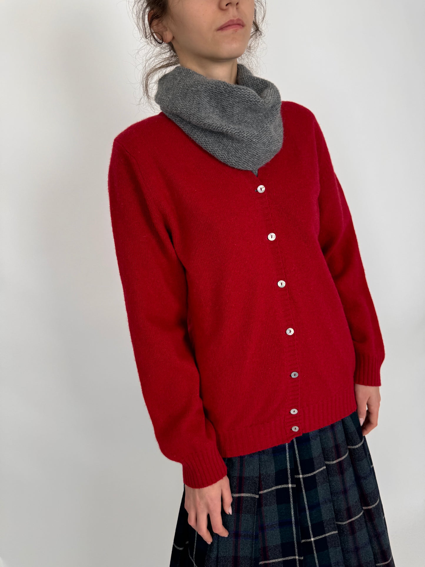 Cardigan cherry red italian din lana extrafina groasă