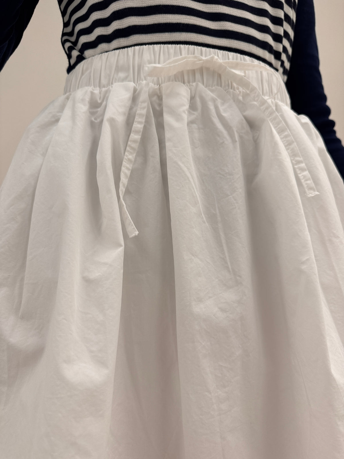 Fustă midi lung din bumbac excepțional cu broderie anglaise și buzunare