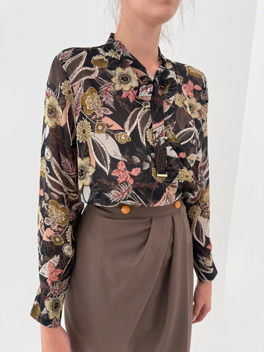 Cămașa chocolate brown cu print floral superb și panglică la gât