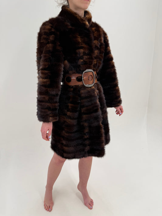 Blană naturală de muskrat în nuanțe superbe de chocolate brown