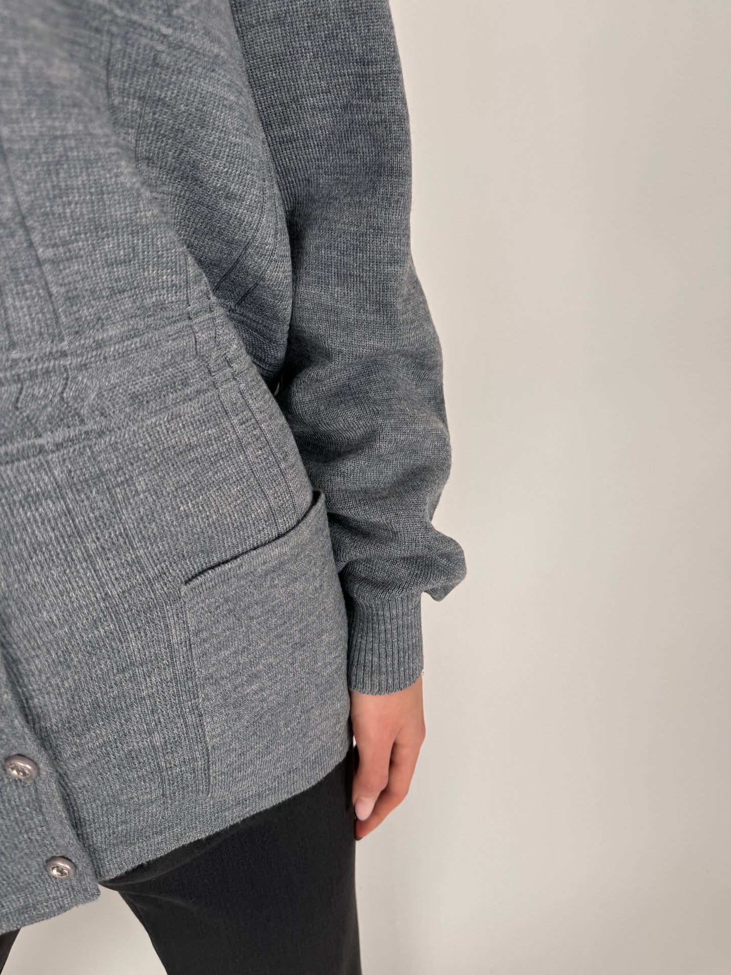 Cardigan Cloud gray din lana merino extrafina de gramaj mare