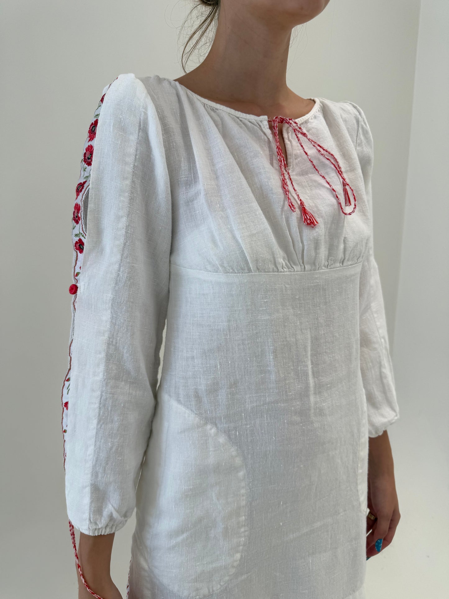 Rochie excepțională tip tunica cu broderie și dantelă macrame în croi chic