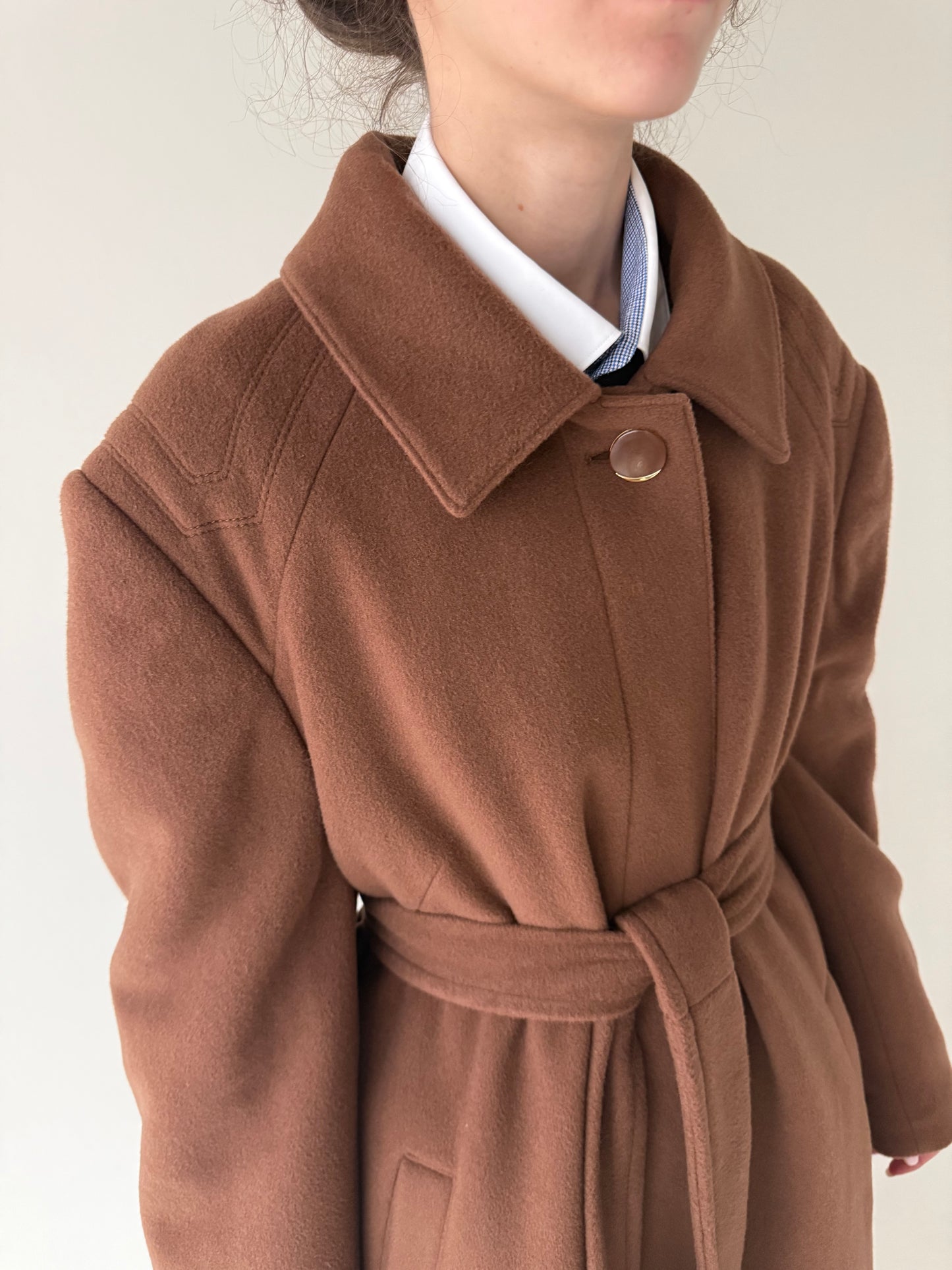 Palton caramel brown don stofă plină de lana cu cașmircu cordon