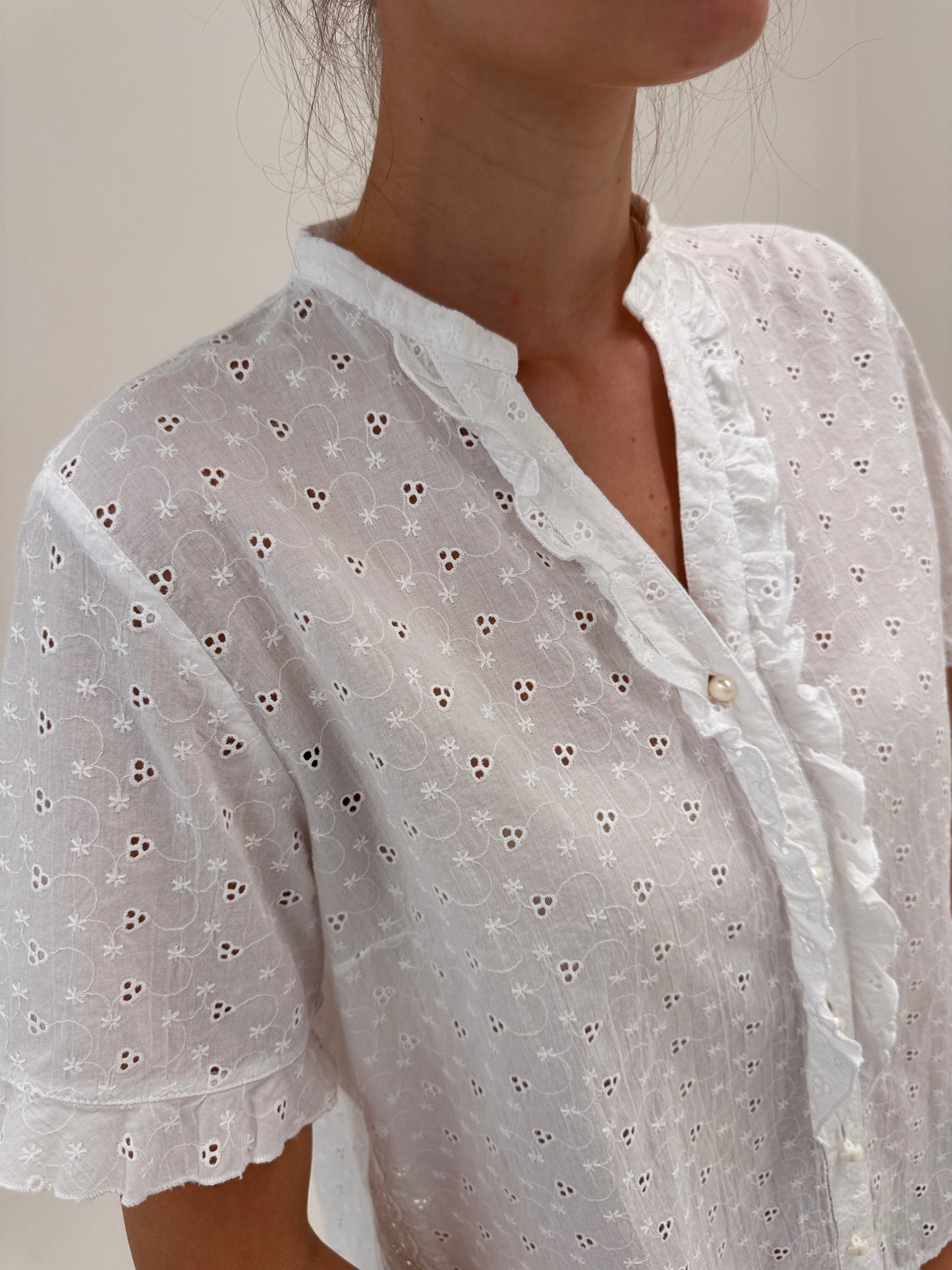 Cămașa italiana cu nasturi perlă integral broderie anglaise