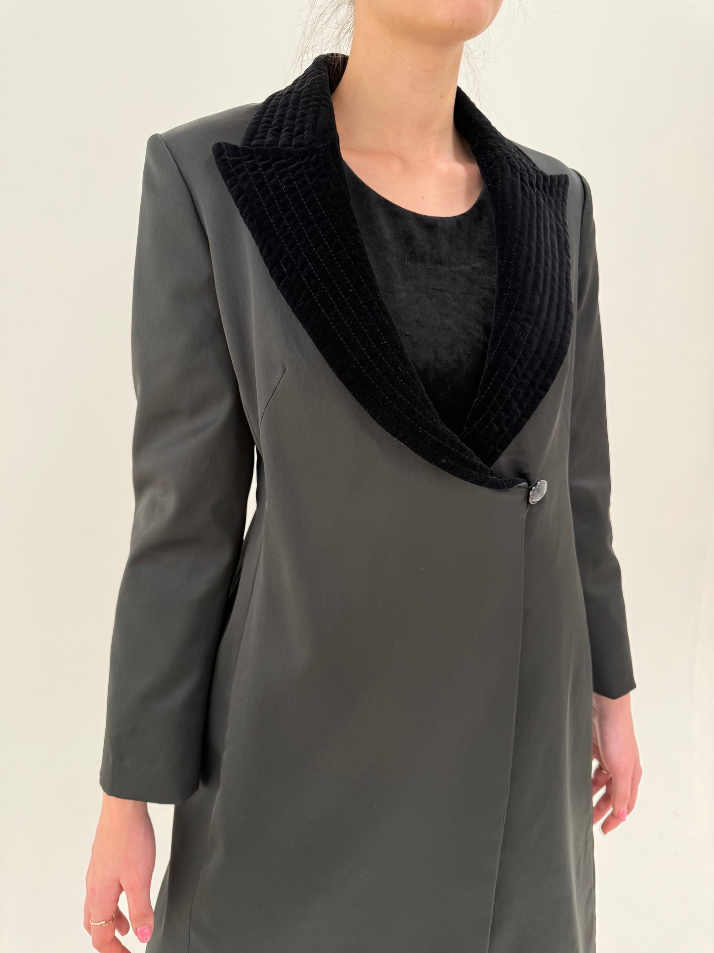 Pardesiu elegant luxury Luisa Spagnoli ușor satinat cu revere rotunjite