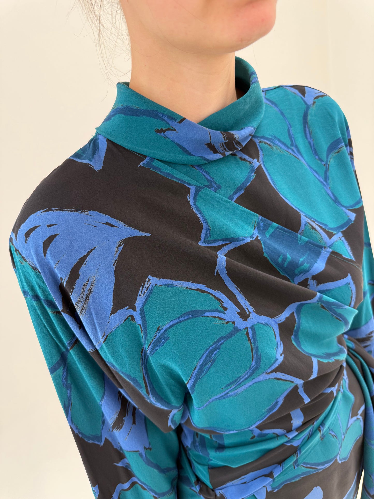 Rochie vintage din mătase naturală cu talie frinsata și print superb