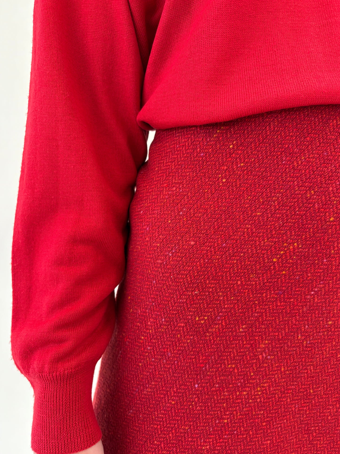 Deux piece italian excepțional din tweed Donegal în nuanțe de roșu