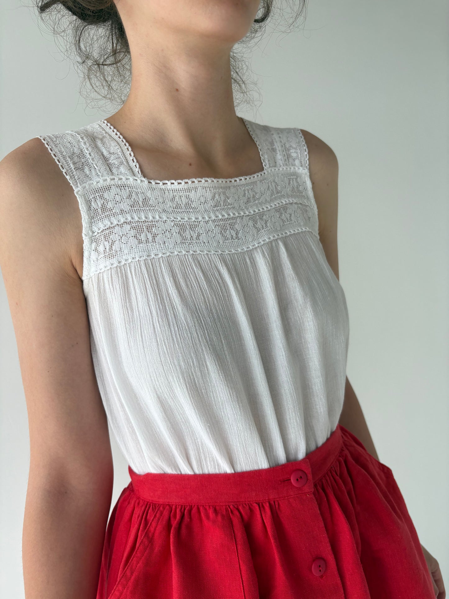 Top vintage din mouselline cu dantelă macrame
