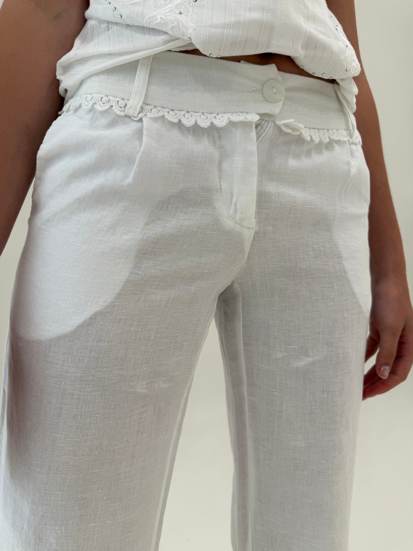 Pantaloni palazzo din in premium cu dantelă macrame