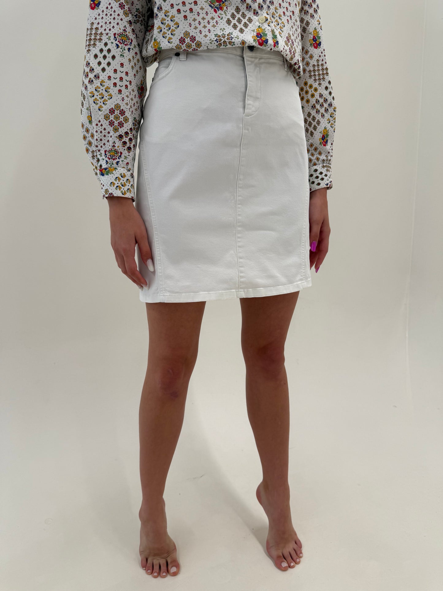 Fustă Burberry din poplin modelator în croi minimalist