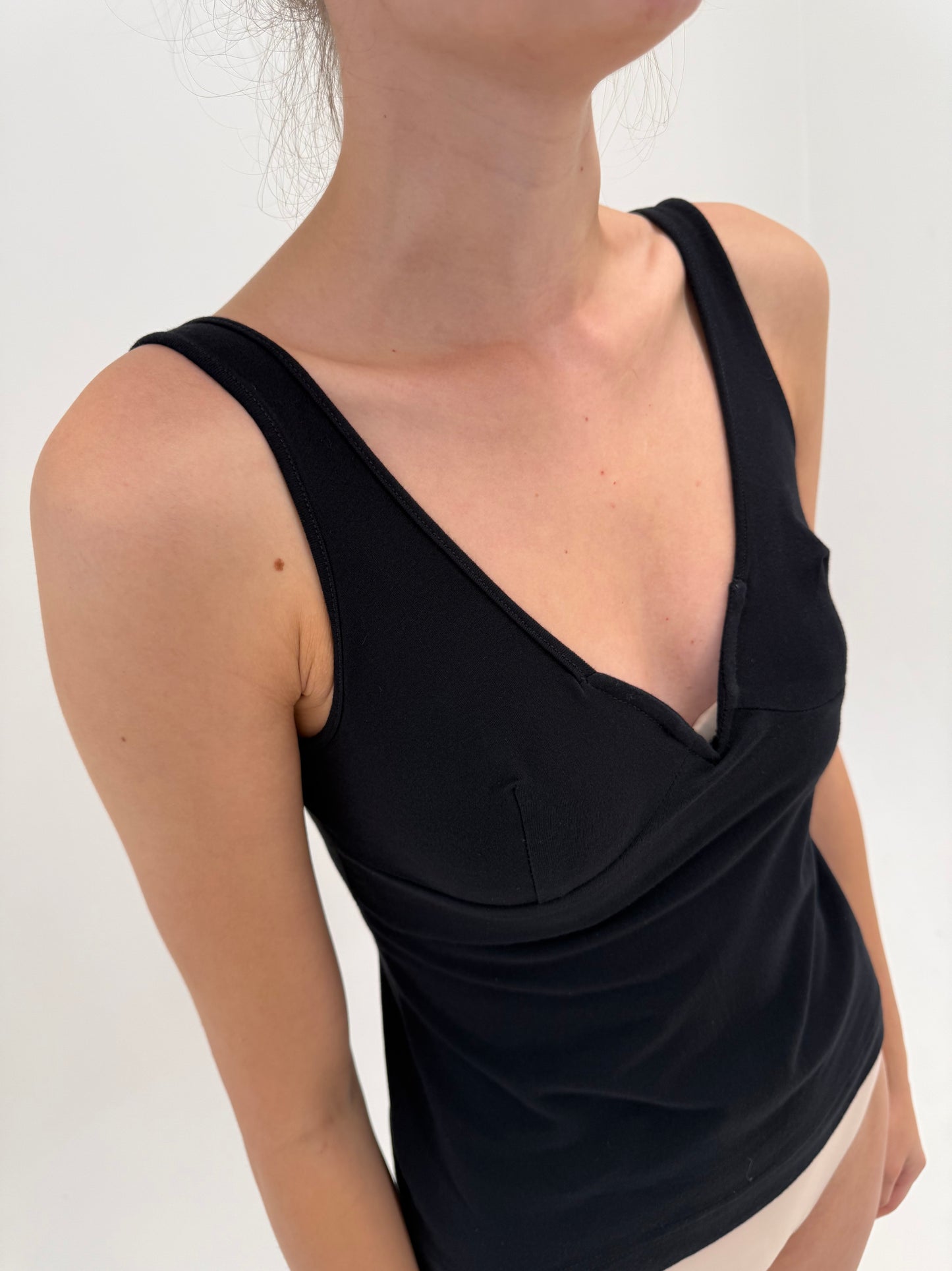 Top negru Marella by Max Mara ultra modelator cu intaritura la decolteu