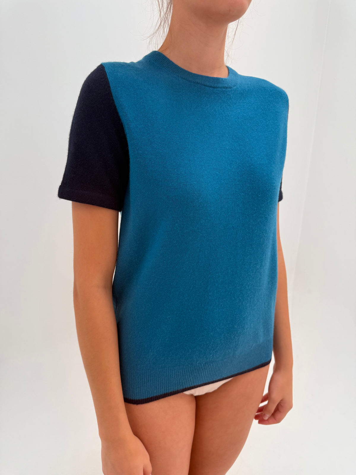 Top din cașmir colorblock crew neck