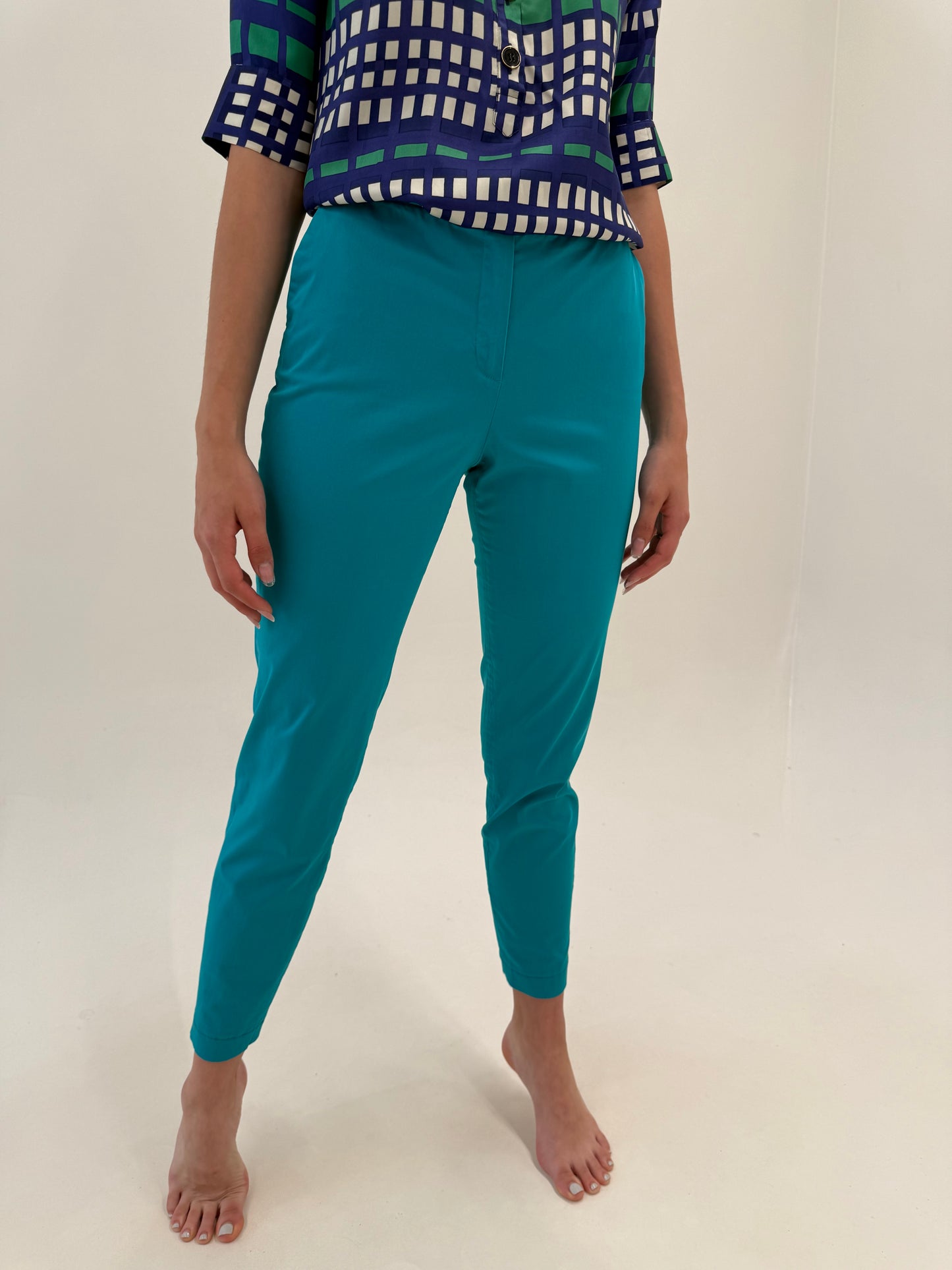 Pantaloni luxury Luisa Spagnoli din poplin modelator de bumbac în croi clasic