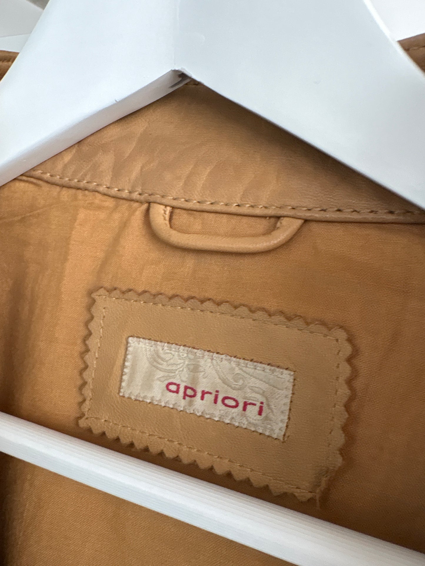 Geacă biker camel din piele naturală extrem de moale cambrata