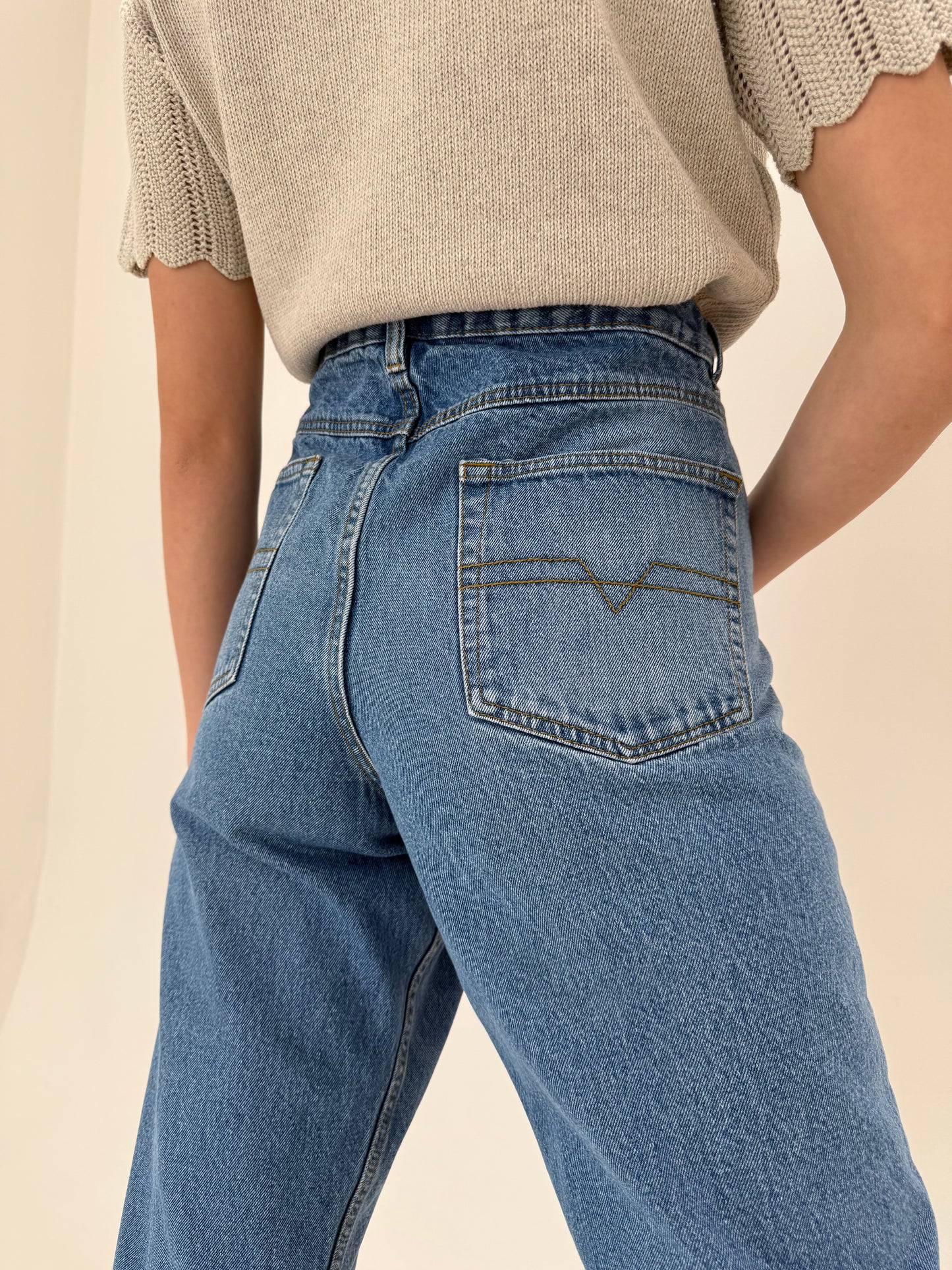Jeans vintage classic wash straight leg cu talie înaltă