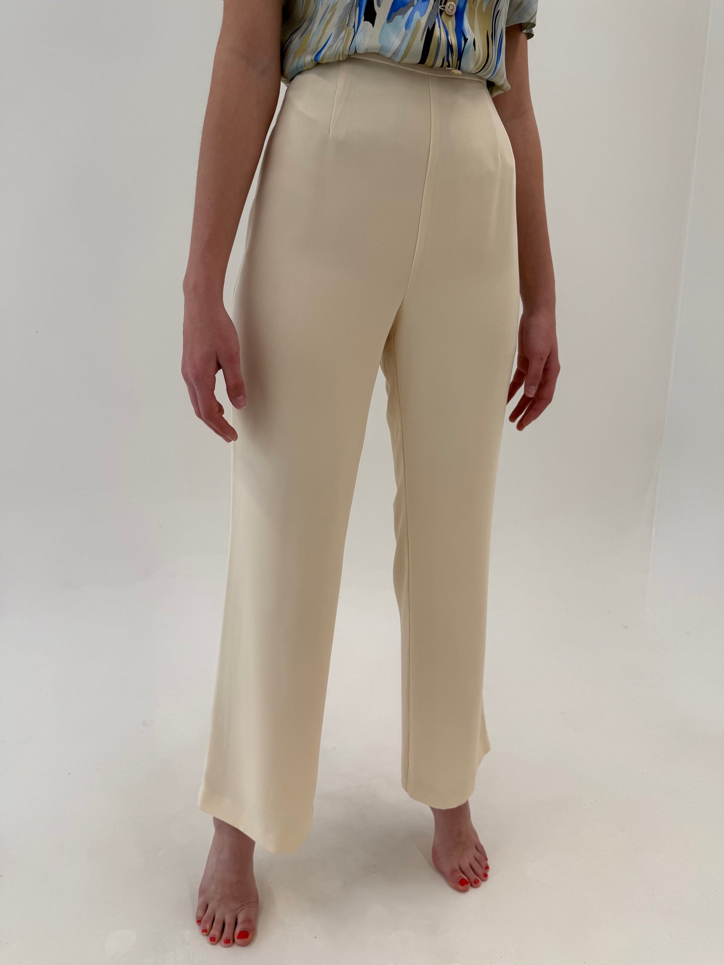 Pantaloni butter white cu talie ultra înaltă din crep premium