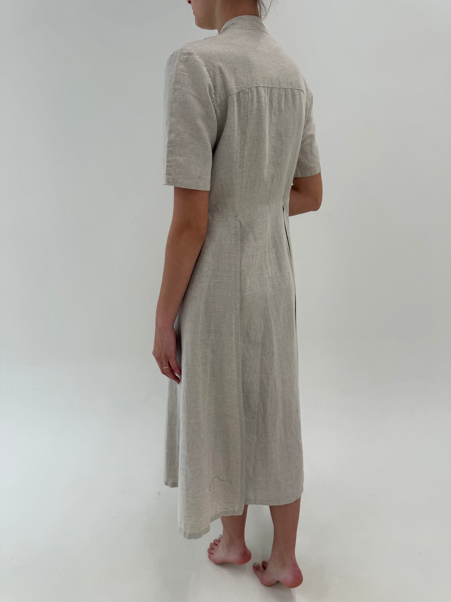 Rochie maxi cu șlițuri sand nude cu talie ultra marcată din pânză excepțională de in