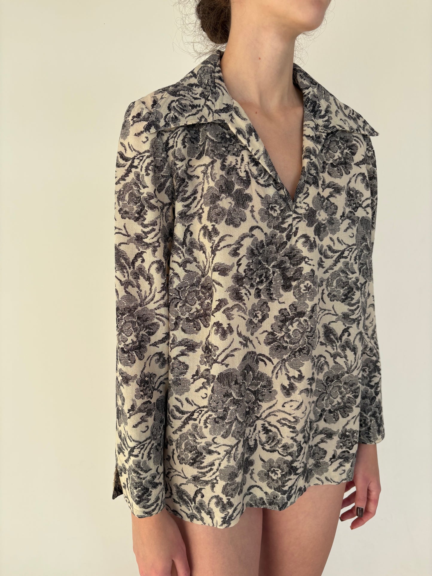 Cămașa ivoire petite din lana extrafina cu print superb negru