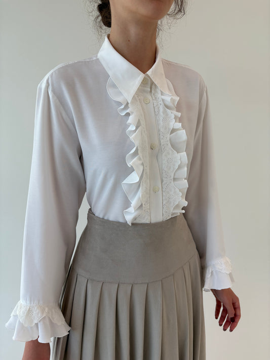 Cămașa vintage petite cu jabou și volane la mâneci