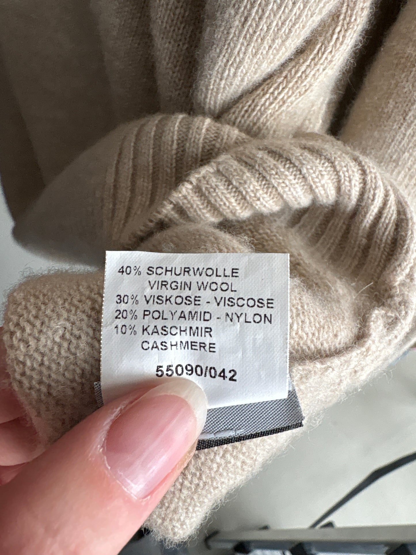 Pulover nude de brand luxury Pierre Cardin din lana extrafina cu cașmir în croi lejer