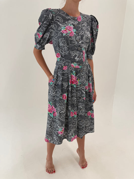 Rochie vintage cu mâneci bufante, talie ultra înaltă marcată și buzunare