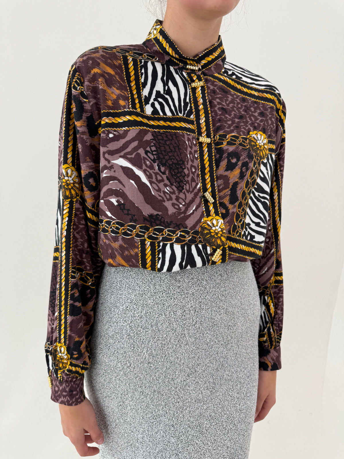 Cămașa vintage cu print statement baroc și animal print din vascoza premium