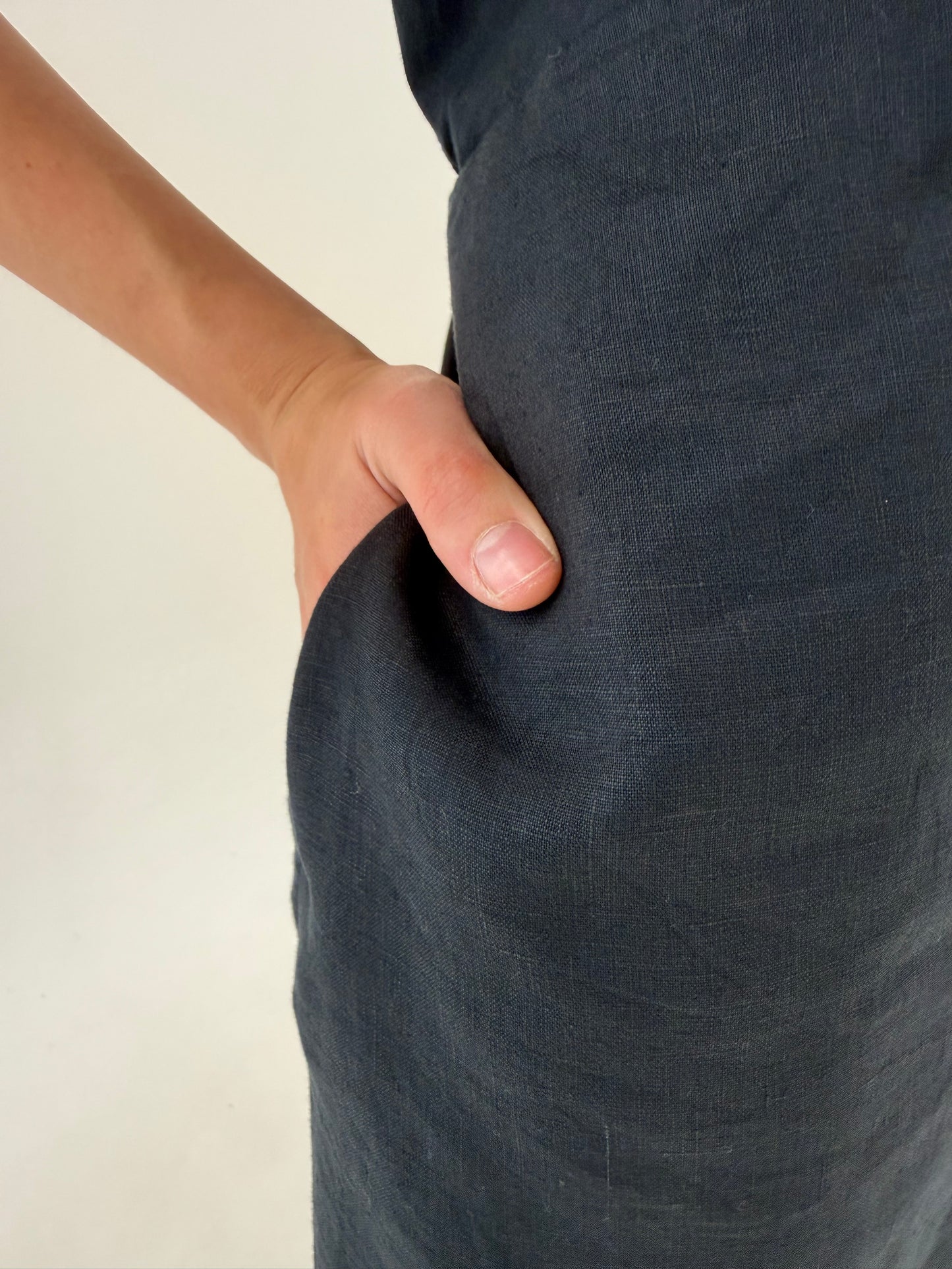 Rochie neagră maxi ultra chic din in cu talie elastică