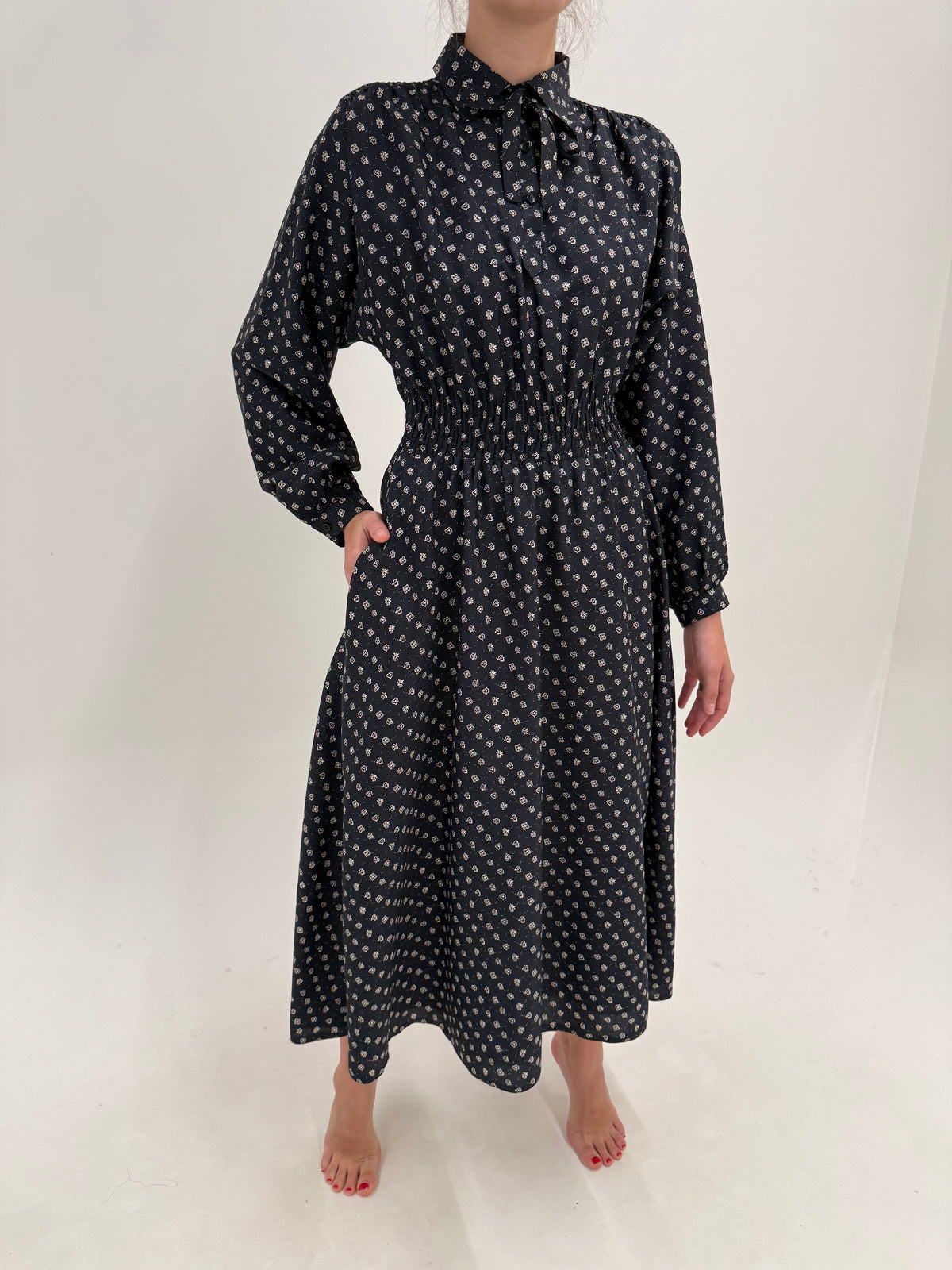 LBD maxi cu buzunare și talie ultra înaltă marcată elastică
