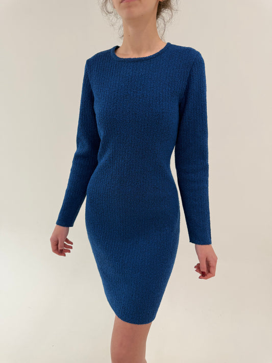 Rochie în croi cambrat din lana extrafina ușor modelatoare