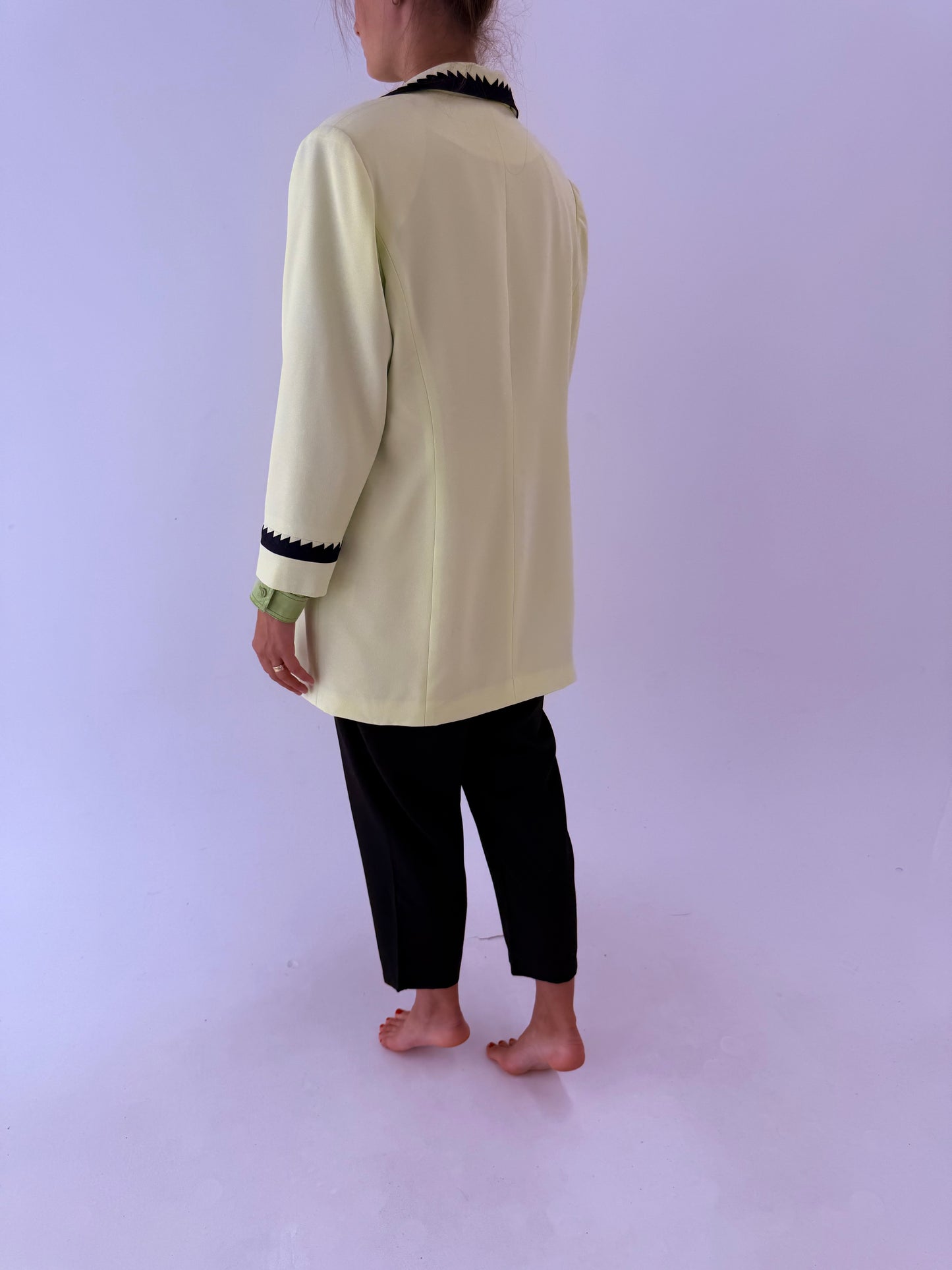 Pardesiu excepțional plus size cu broderie geometrică light green din crep