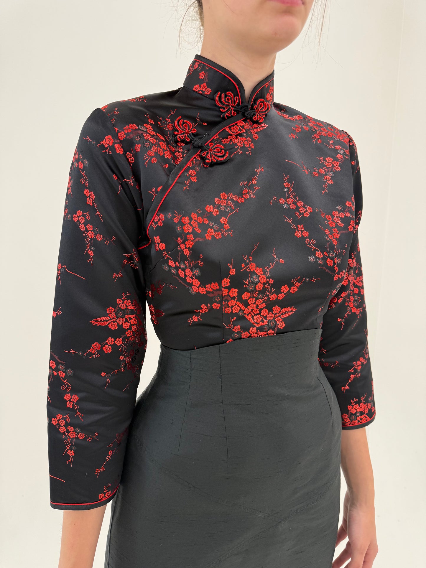 Top asiatic din jacquard de mătase naturală