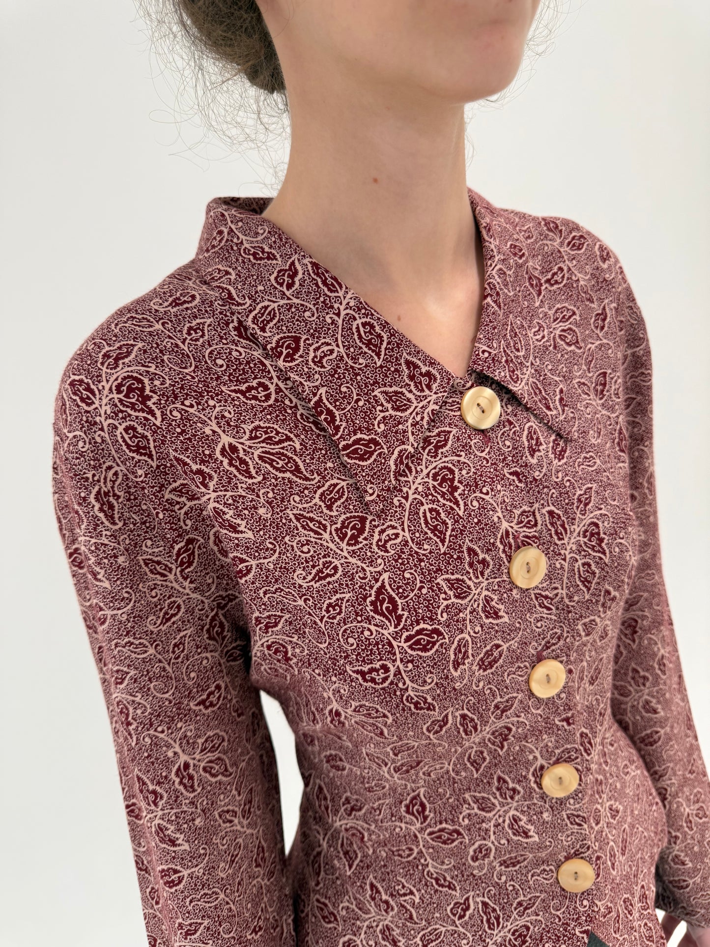 Cămașa cambrata burgundy vintage cu eline delicat camel