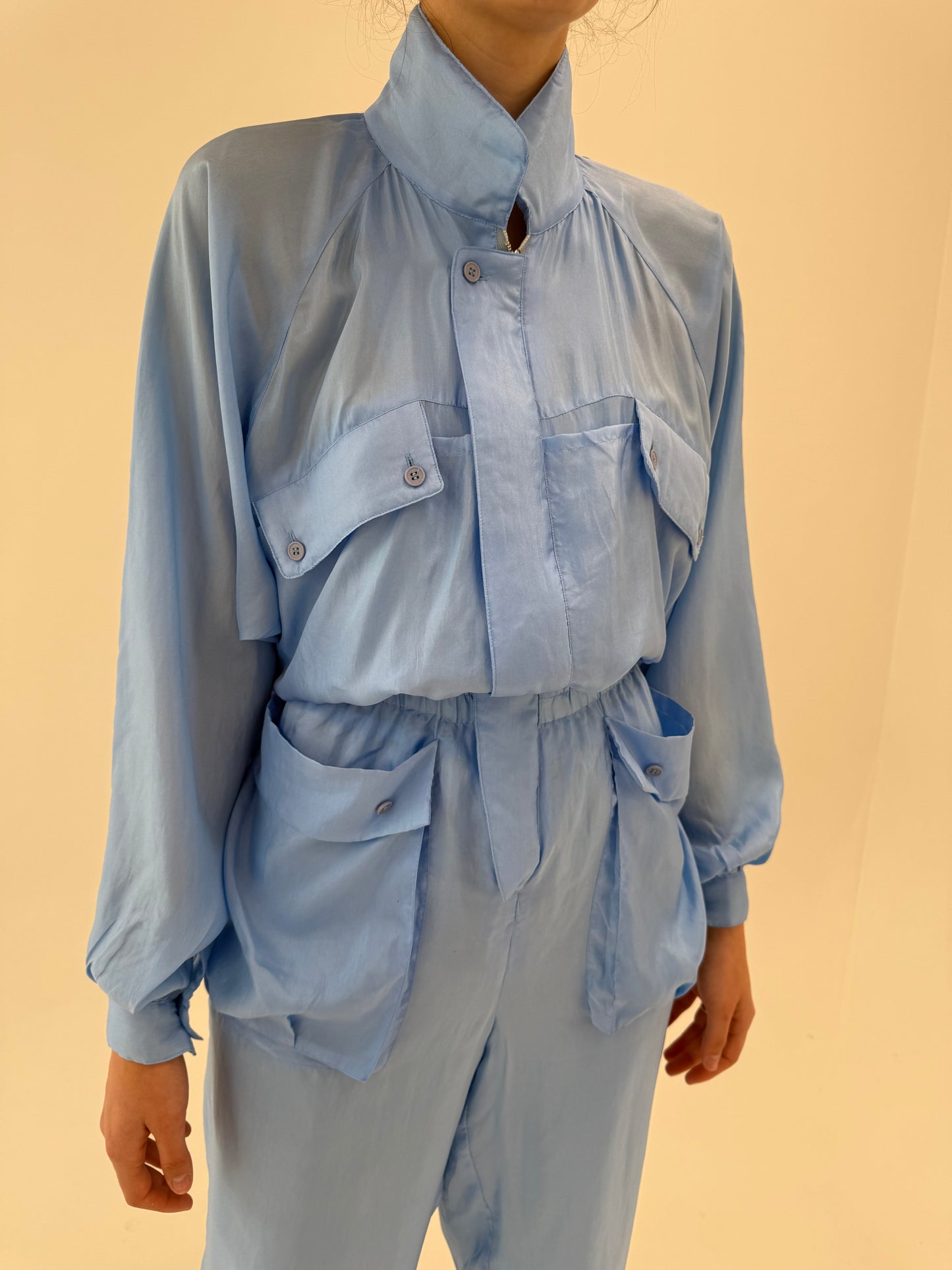 Salopetă tallbaby blue din mătase naturală cu talie ultra înaltă elastică