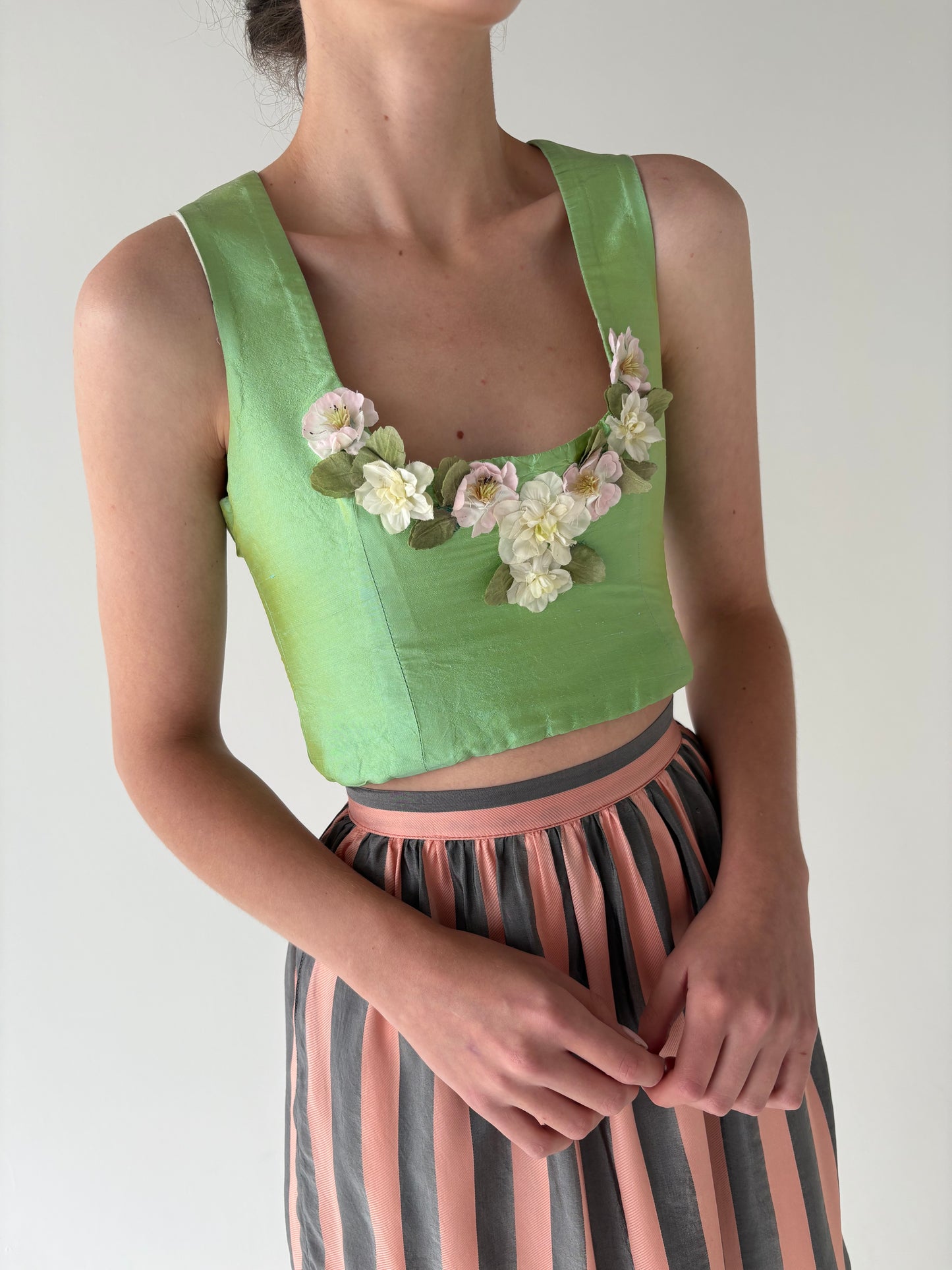 Corset vintage din tafta de mătase naturală cu aplicații florale manuale