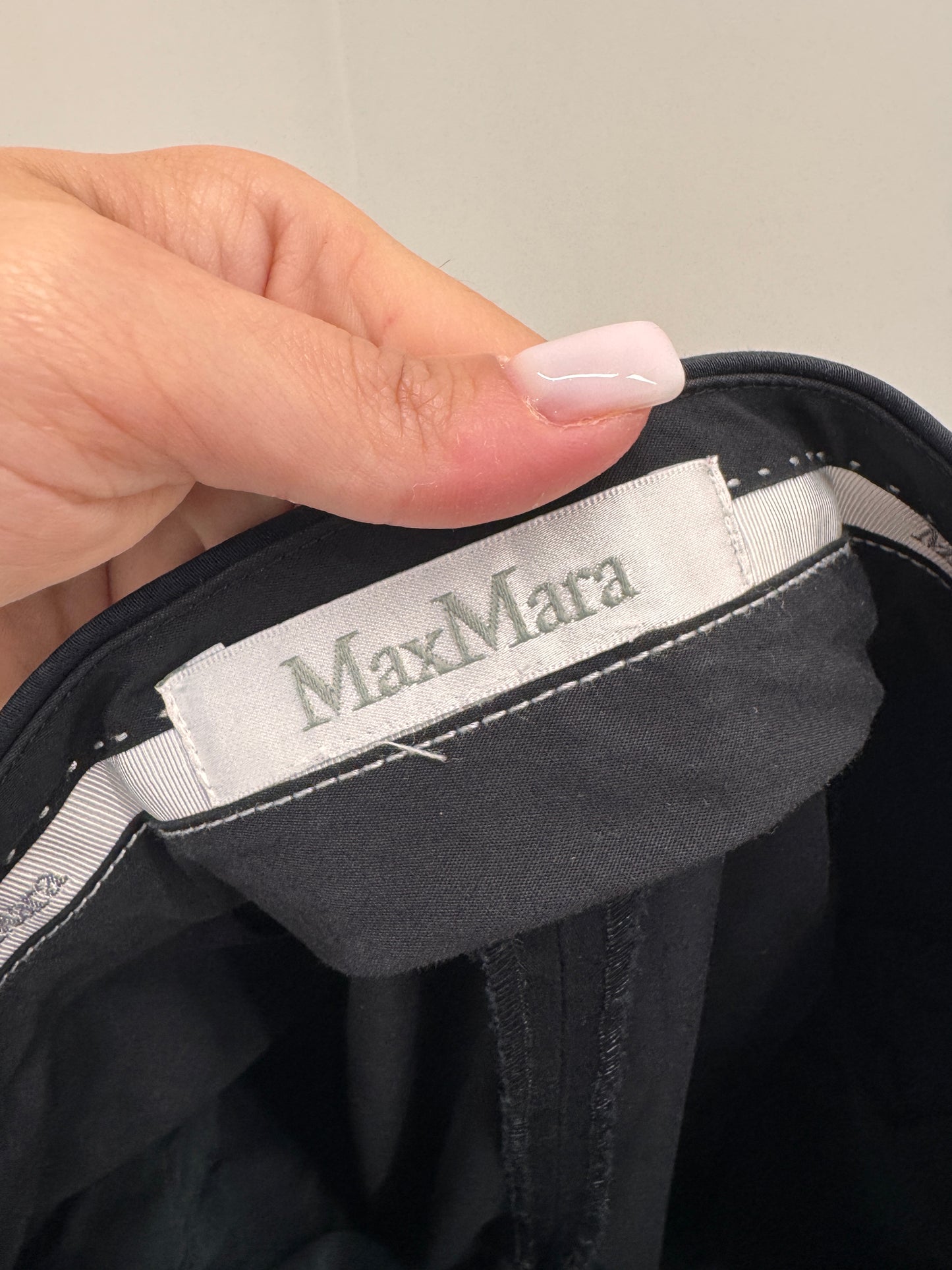 Pantaloni chinos negri Max Mara petite din poplin modelator de bumbac